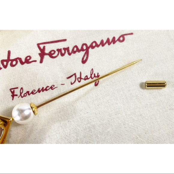 Salvatore Ferragamo Gold & Pearl Pin - Picture 7 of 7